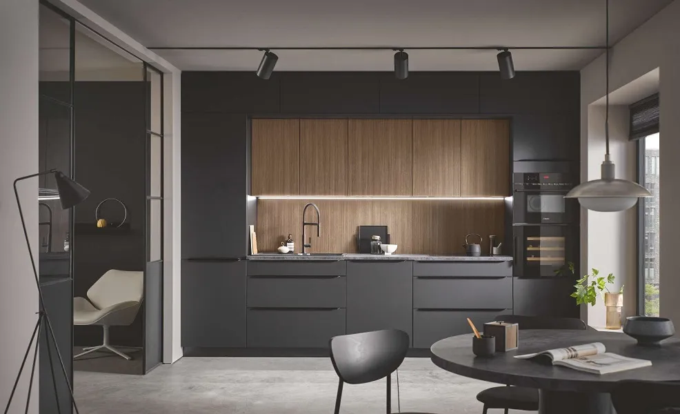 Cuisine moderne sur-mesure avec îlot central installée à Jarny par IDEE&CO