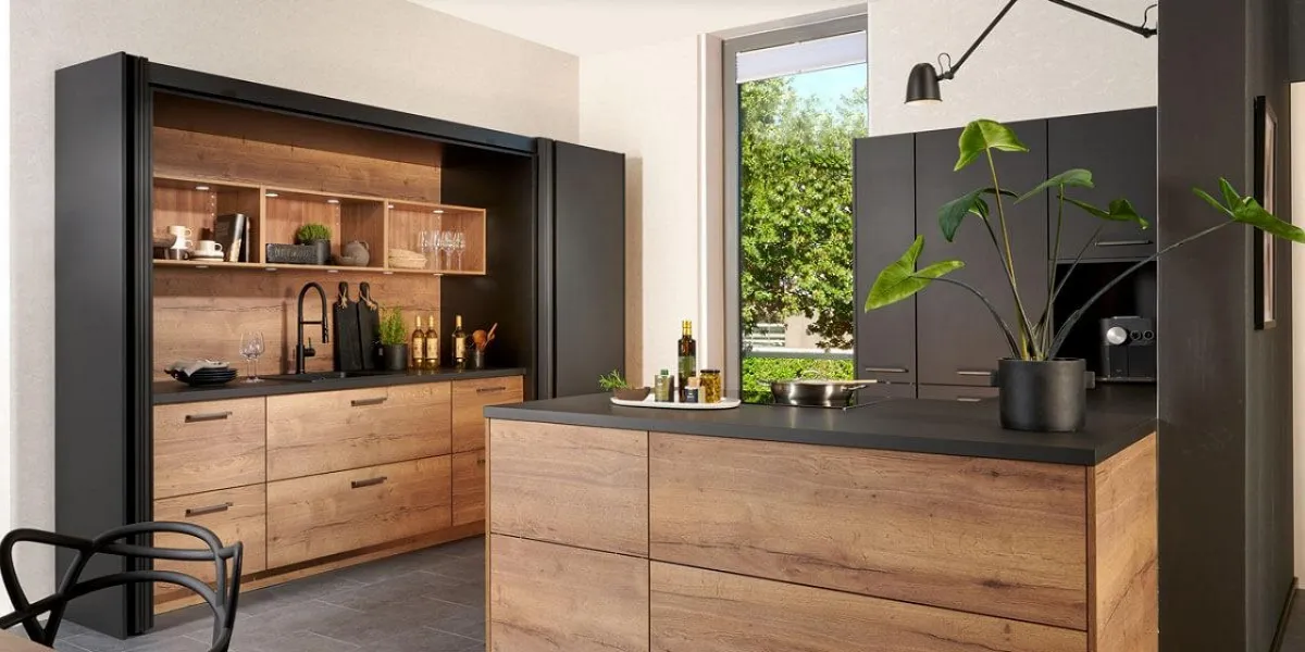 Cuisine moderne sur-mesure avec îlot central installée à Jœuf par IDEE&CO