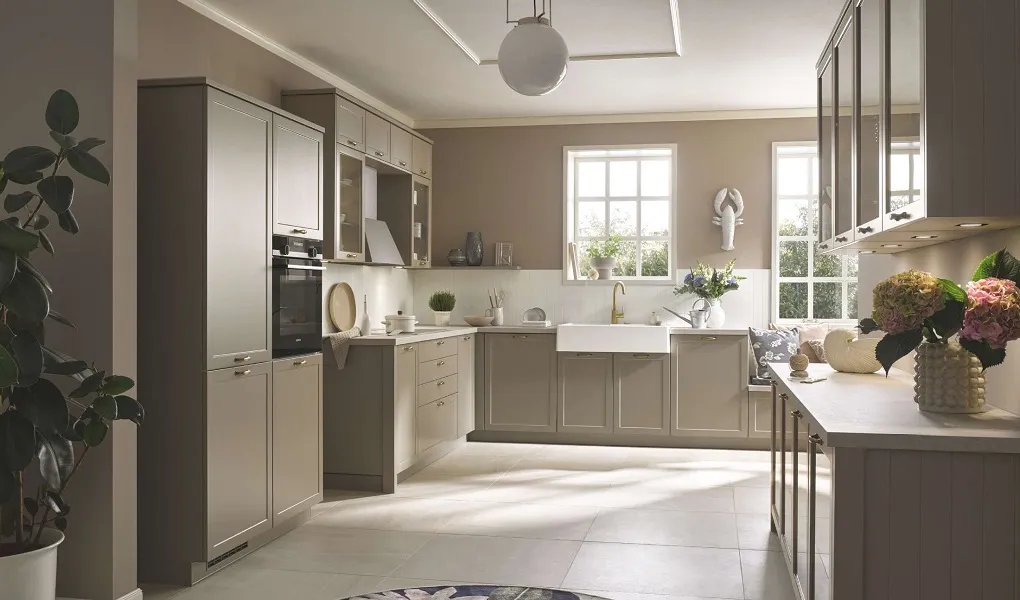 Cuisine moderne sur-mesure avec îlot central installée à Souilly par IDEE&CO